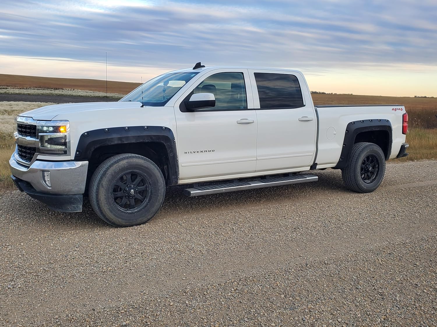Maple4x4 2014-2018 Chevy Silverado 1500, 2015-2019 Chevy Silverado 2500 3500 6.5ft & 8ft Bed Pocket Bolt-Riveted Fender Flares (NOT FOR GMC SIERRA) - FF207